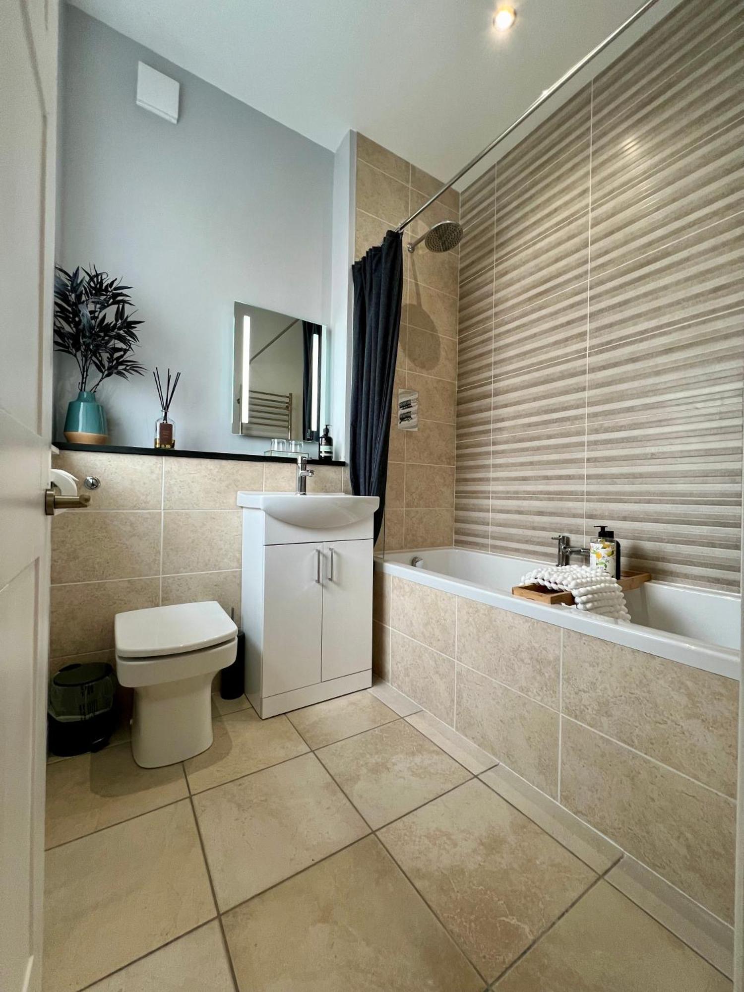 Private Double Room With Ensuite, No Breakfast, Truro City Centre Kültér fotó